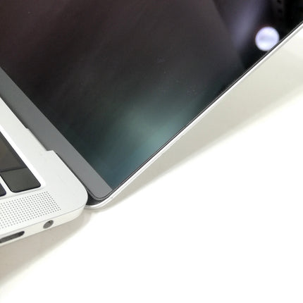 MacBook Pro Touch Bar / 13インチ / Late 2016 / 8GB / 256GB / シルバー / ランク:C / MLVP2J/A / 【中古品管理番号:38698】
