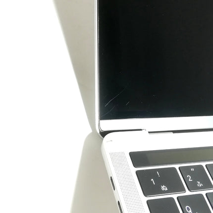MacBook Pro Touch Bar / 13インチ / Late 2016 / 8GB / 256GB / シルバー / ランク:C / MLVP2J/A / 【中古品管理番号:38698】