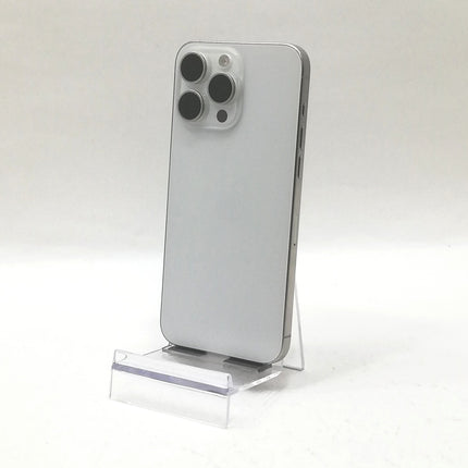 iPhone 15 Pro Max / 2023 / 256GB / ホワイトチタニウム / 国内版SIMフリー / ランク:C / MU6Q3J/A / A3105 【中古品管理番号:40471】