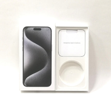 iPhone 15 Pro Max / 2023 / 256GB / ホワイトチタニウム / 国内版SIMフリー / ランク:C / MU6Q3J/A / A3105 【中古品管理番号:40471】