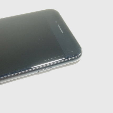 iPhone SE 第2世代 / 2020 / 64GB / ブラック / au版SIMロック解除品 / ランク:C / MHGP3J/A / A2296 【中古品管理番号:40492】