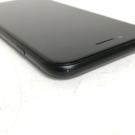 iPhone SE 第2世代 / 2020 / 64GB / ブラック / au版SIMロック解除品 / ランク:C / MHGP3J/A / A2296 【中古品管理番号:40494】
