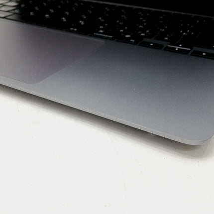 MacBook Air M1 / 13インチ / Mid2020 / 8GB / 256GB / スペースグレイ / ランク:C / MGN63J/A / 【中古品管理番号:40616】