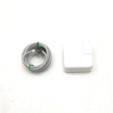 MacBook Air M2 / 13インチ / 2022 / 8GB / 256GB / スペースグレイ / ランク:B / MLXW3J/A / 【中古品管理番号:40726】