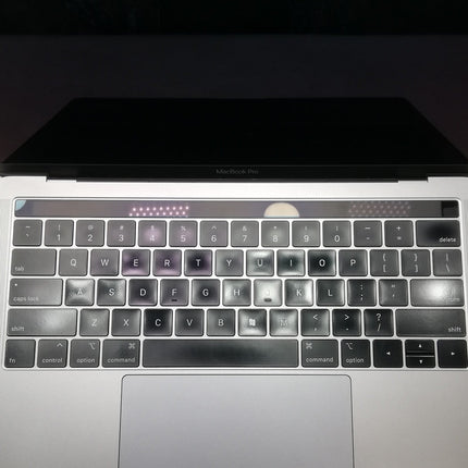 MacBook Pro Touch Bar / 13インチ / 2019 / 8GB / 256GB / スペースグレイ / ランク:C / MV962J/A / 【中古品管理番号:40935】