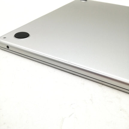 MacBook Air M2 / 13インチ / 2022 / 8GB / 512GB / シルバー / ランク:B / MLY03J/A / 【中古品管理番号:40974】