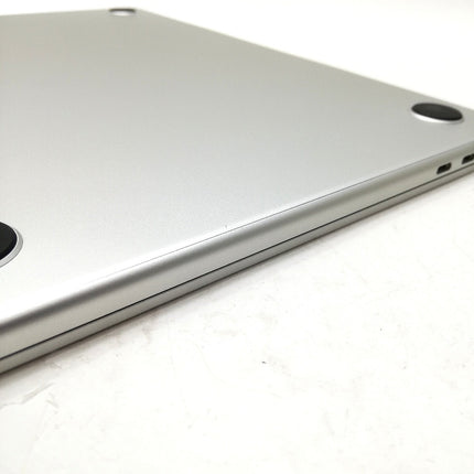 MacBook Air M2 / 13インチ / 2022 / 8GB / 512GB / シルバー / ランク:B / MLY03J/A / 【中古品管理番号:40974】