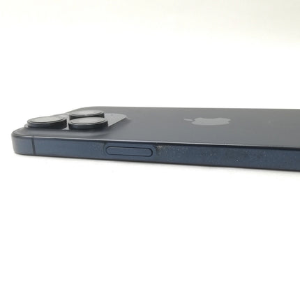 iPhone 15 Pro Max / 2023 / 256GB / ブルーチタニウム / docomo版SIMフリー / ランク:C / MU6T3J/A / A3105 【中古品管理番号:41024】