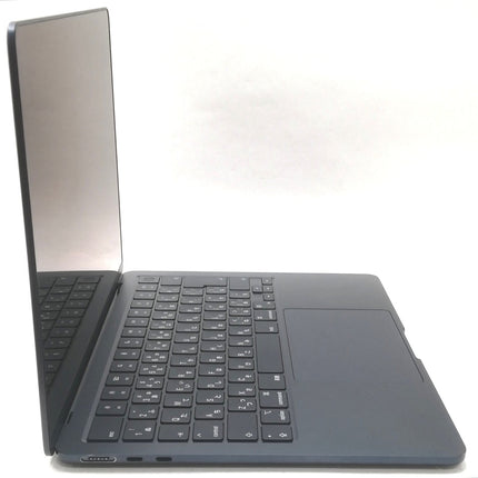 MacBook Air M2 / 13インチ / 2022 / 8GB / 256GB / ミッドナイト / ランク:B / MLY33J/A / 【中古品管理番号:41103】
