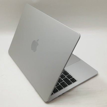 MacBook Air M2 / 13インチ / 2022 / 8GB / 256GB / シルバー / ランク:B / MLXY3J/A / 【中古品管理番号:41140】