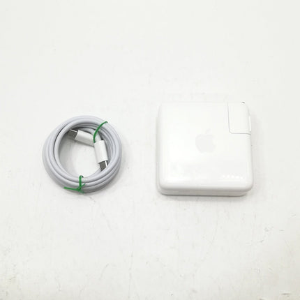 MacBook Pro M2 / 13インチ / 2022 / 8GB / 256GB / シルバー / ランク:A / MNEP3J/A / 【中古品管理番号:41231】