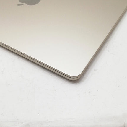 MacBook Air M2 / 13インチ / 2022(2024) / 16GB / 256GB / スターライト / ランク:B / MC7W4J/A / 【中古品管理番号:41250】