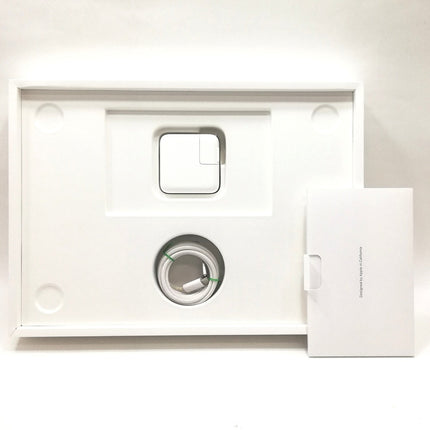 MacBook Air M2 / 13インチ / 2022(2024) / 16GB / 256GB / スターライト / ランク:A / MC7W4J/A / 【中古品管理番号:41318】