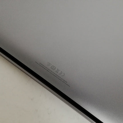 MacBook Pro M2 / 13インチ / 2022 / 8GB / 256GB / スペースグレイ / ランク:B / MNEH3J/A / 【中古品管理番号:41328】