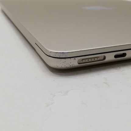 MacBook Air M2 / 13インチ / 2022 / 8GB / 256GB / スターライト / ランク:D / MLY13J/A / 【中古品管理番号:41333】