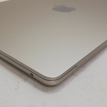 MacBook Air M2 / 13インチ / 2022 / 8GB / 256GB / スターライト / ランク:D / MLY13J/A / 【中古品管理番号:41333】