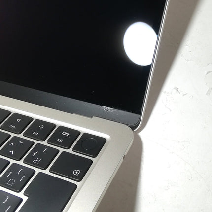 MacBook Air M2 / 13インチ / 2022 / 8GB / 256GB / スターライト / ランク:D / MLY13J/A / 【中古品管理番号:41333】