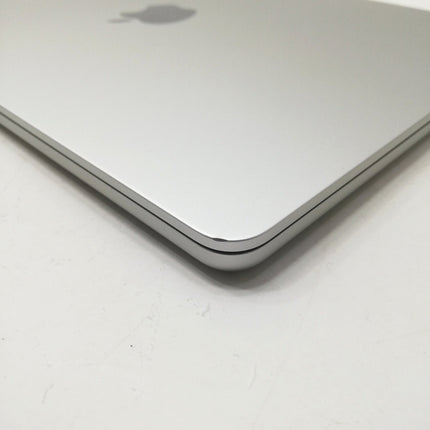 MacBook Air M4 / 13インチ / 2025 / 16GB / 256GB / シルバー / ランク:B / MW0W3J/A / 【中古品管理番号:41344】