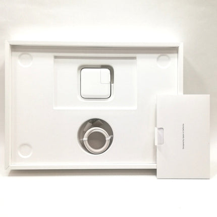 MacBook Air M4 / 13インチ / 2025 / 16GB / 256GB / スターライト / ランク:A / MW0Y3J/A / 【中古品管理番号:41357】