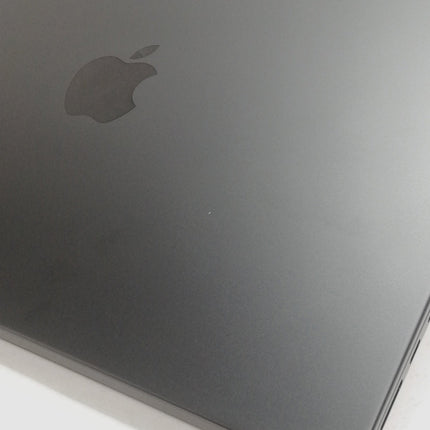 MacBook Pro M5 / 14インチ / 2025 / 24GB / 1TB / スペースブラック / ランク:B / MDE34J/A / 【中古品管理番号:41477】