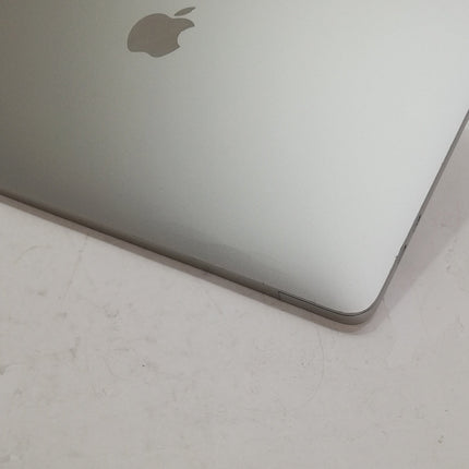 【販売強化プライス！】MacBook Pro M2 / 13インチ / 2022 / 16GB / 256GB / シルバー / ランク:C / MNEP3J/A / 【中古品管理番号:41501】