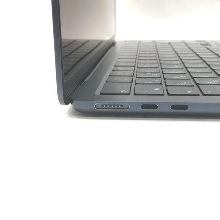 MacBook Air M2 / 13インチ / 2022 / 8GB / 256GB / ミッドナイト / ランク:B / MLY33J/A / 【中古品管理番号:41541】