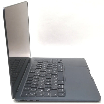 MacBook Air M2 / 13インチ / 2022 / 16GB / 256GB / ミッドナイト / ランク:B / MLY33J/A / 【中古品管理番号:41543】
