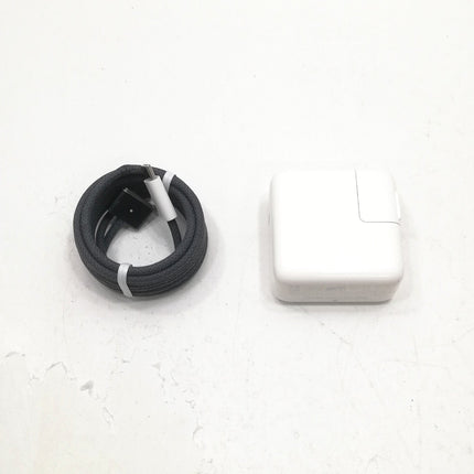 MacBook Air M2 / 13インチ / 2022 / 8GB / 256GB / ミッドナイト / ランク:C / MLY33J/A / A2681 【中古品管理番号:41552】