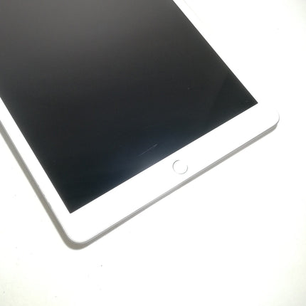 iPad 第8世代 Wi-Fi / 10.2インチ / 2020 / 32GB / シルバー / ランク:C / MYLA2J/A / A2270 【中古品管理番号:41602】