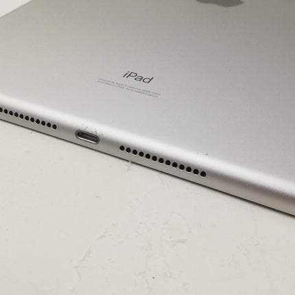 iPad 第8世代 Wi-Fi / 10.2インチ / 2020 / 32GB / シルバー / ランク:C / MYLA2J/A / A2270 【中古品管理番号:41602】