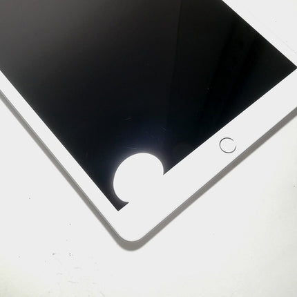 iPad 第8世代 Wi-Fi / 10.2インチ / 2020 / 32GB / シルバー / ランク:B / MYLA2J/A / A2270 【中古品管理番号:41604】