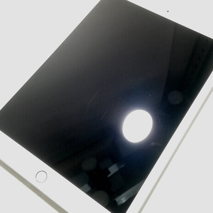 iPad 第8世代 Wi-Fi / 10.2インチ / 2020 / 32GB / シルバー / ランク:C / MYLA2J/A / A2270 【中古品管理番号:41632】