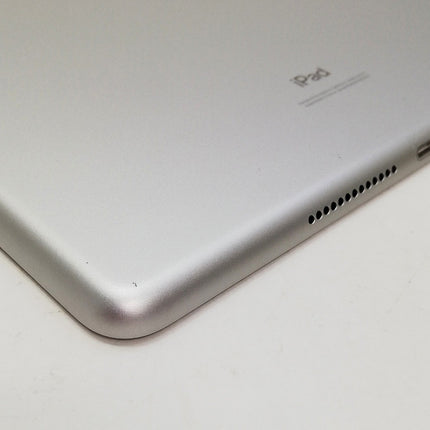 iPad 第8世代 Wi-Fi / 10.2インチ / 2020 / 32GB / シルバー / ランク:B / MYLA2J/A / A2270 【中古品管理番号:41645】