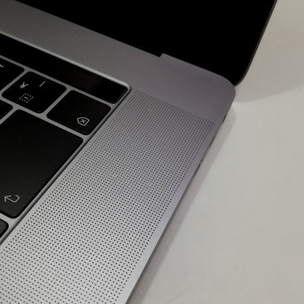 【週末限定特価】MacBook Pro Touch Bar / 15インチ / 2018 / 16GB / 256GB / スペースグレイ / ランク:C / MR932J/A / 【中古品管理番号:41648】