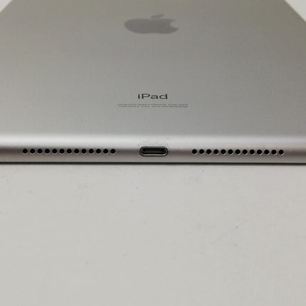 iPad (第8世代) // Wi-Fiモデル / 10.2インチ / 2020 / 32GB / シルバー / ランク:B / MYLA2J/A / A2270 【中古品管理番号:41655】