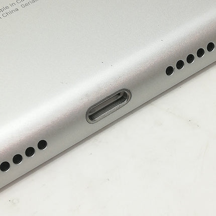 iPad / Wi-Fiモデル / 10.2インチ / 第8世代 / 2020 / 32GB / シルバー / ランク:B / MYLA2J/A / A2270 【中古品管理番号:41662】