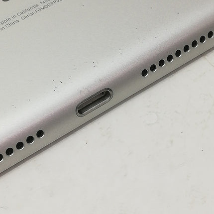 iPad / Wi-Fiモデル / 10.2インチ / 第8世代 / 2020 / 32GB / シルバー / ランク:B / MYLA2J/A / A2270 【中古品管理番号:41668】