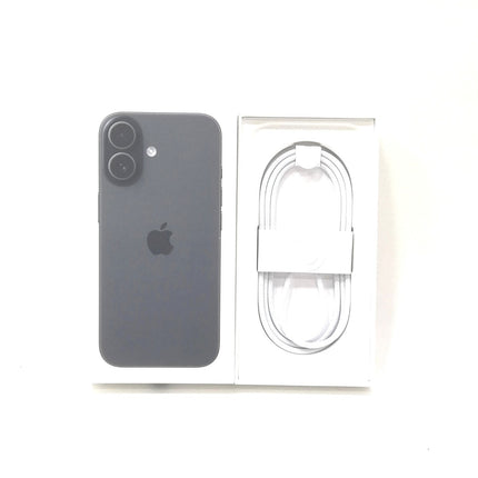 iPhone 17 / 2025 / 256GB / ブラック / 国内版SIMフリー / ランク:A / MG674J/A / A3519 【中古品管理番号:41687】