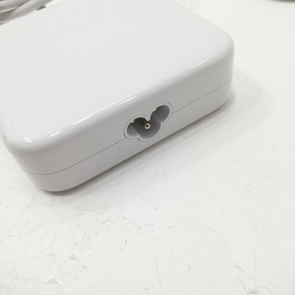 iMac M4 / 24インチ / 2024 / 16GB / 256GB / シルバー / ランク:A / MWUC3J/A / 【中古品管理番号:41751】