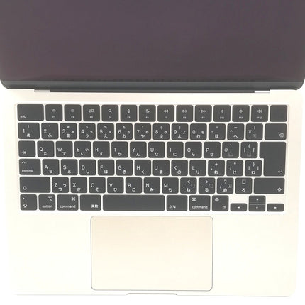 MacBook Air M2 / 13インチ / 2022(2024) / 16GB / 256GB / スターライト / ランク:A / MC7W4J/A / 【中古品管理番号:41800】