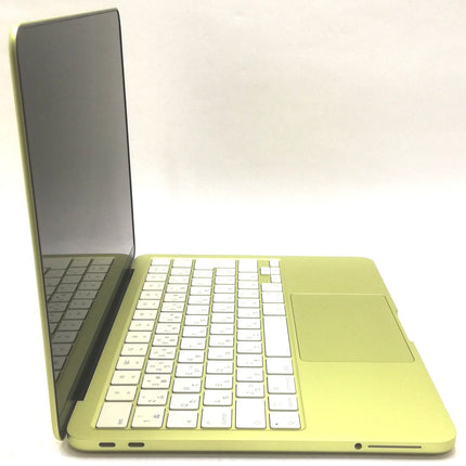 MacBook Neo / 13インチ / 2026 / 8GB / 512GB / シトラス / ランク:A / MHFE4J/A / 【中古品管理番号:41820】