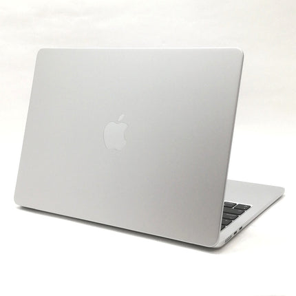MacBook Air M2 / 13インチ / 2022(2024) / 16GB / 256GB / シルバー / ランク:A / MC7V4J/A / 【中古品管理番号:41827】