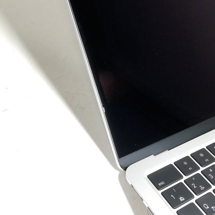 MacBook Air M4 / 13インチ / 2025 / 16GB / 512GB / シルバー / ランク:C / MW0X3J/A / 【中古品管理番号:41833】