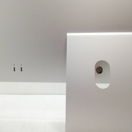 iMac M3 / 24インチ / 2023 / 8GB / 256GB / シルバー / ランク:B / MQR93J/A / 【中古品管理番号:41844】