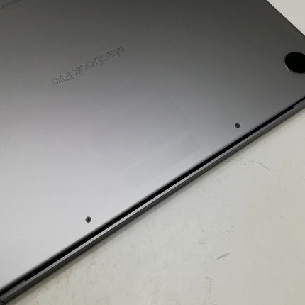 MacBook Pro M1 Pro / 14インチ / 2021 / 32GB / 1TB / スペースグレイ / ランク:C / MKGQ3J/A / 【中古品管理番号:41885】