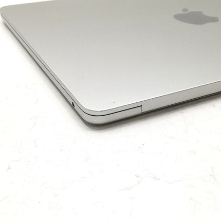 MacBook Air M2 / 13インチ / 2022 / 16GB / 512GB / シルバー / ランク:B / MLXY3J/A / A2681 【中古品管理番号:41890】