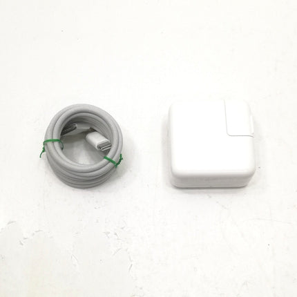 MacBook Air M2 / 13インチ / 2022 / 16GB / 512GB / シルバー / ランク:B / MLXY3J/A / A2681 【中古品管理番号:41890】