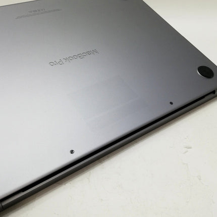 MacBook Pro M1 Pro / 14インチ / 2021 / 32GB / 1TB / スペースグレイ / ランク:C / MKGQ3J/A / 【中古品管理番号:41914】