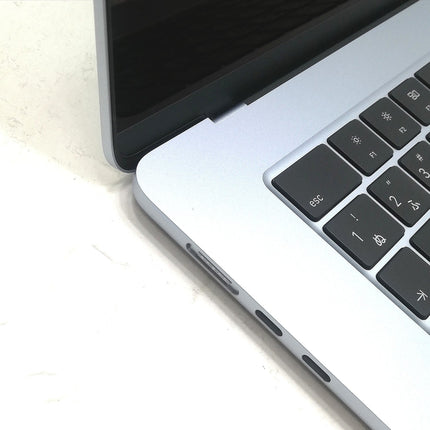 MacBook Air M4 / 15インチ / 2025 / 16GB / 512GB / スカイブルー / ランク:B / MC7C4J/A / A3241 【中古品管理番号:41919】