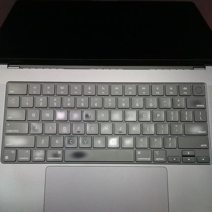 MacBook Pro M3 Max / 16インチ / Nov 2023 / 64GB / 1TB / スペースブラック / ランク:C / MUW63J/A / 【中古品管理番号:42028】